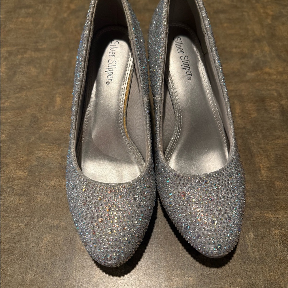 Silver Slipper Glittering Gray Heels